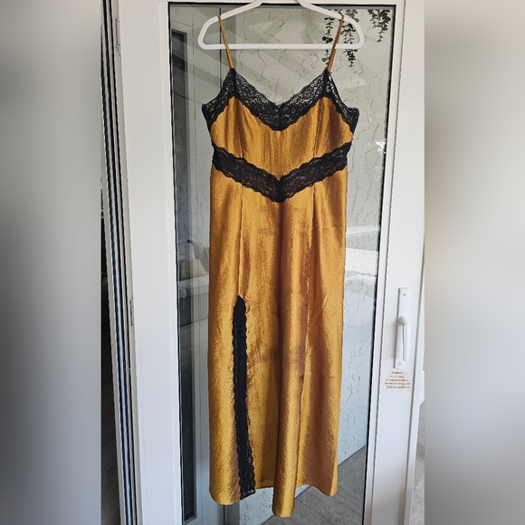 Hill House Gold and Black Dress - Picture 4 of 7